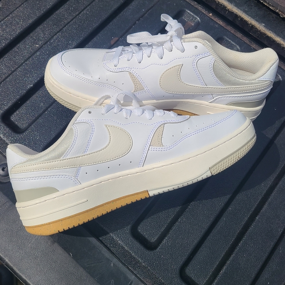 Nike Women's White and Bone Gamma Force Sneakers With Box - Picture 4 of 8